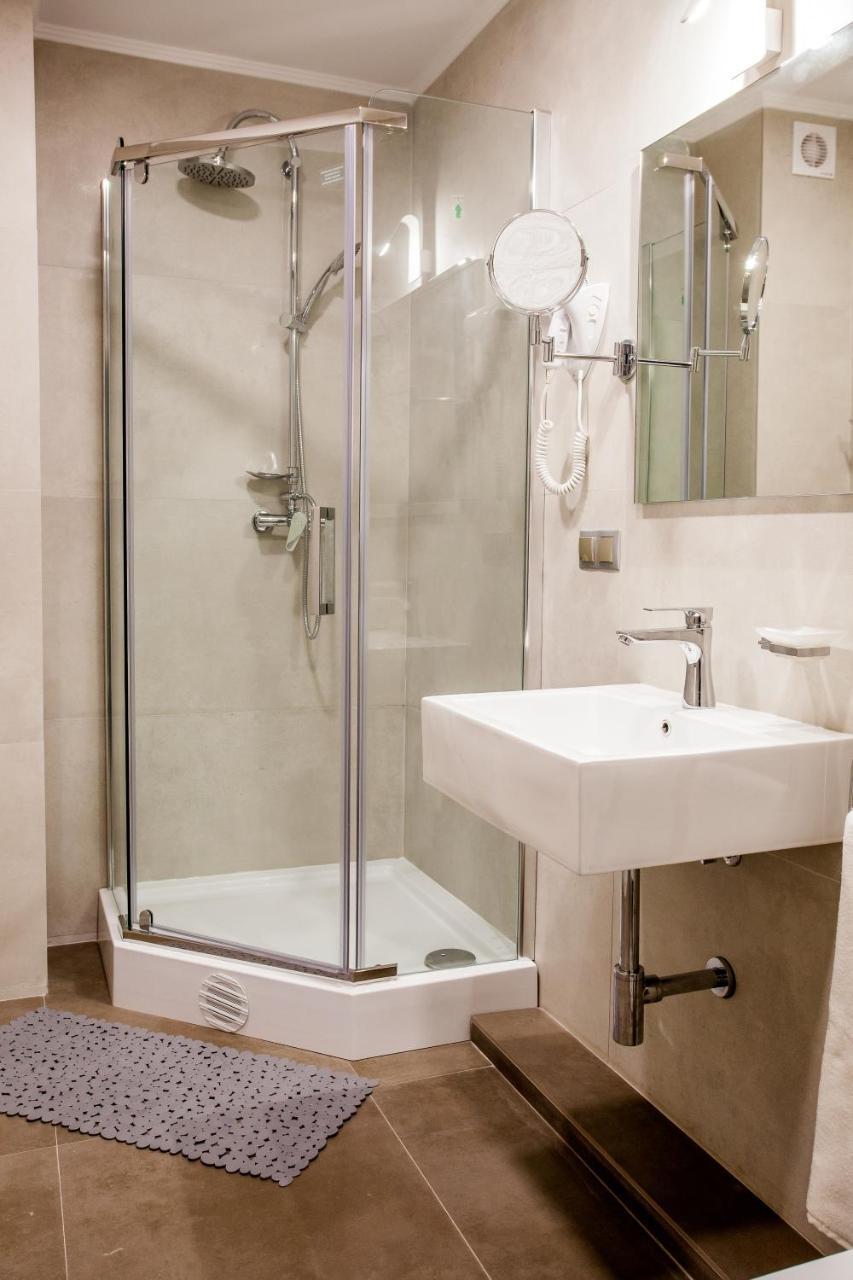 Institutul Muncii Hotel Chisinau Ngoại thất bức ảnh