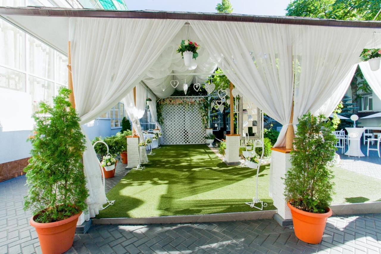 Institutul Muncii Hotel Chisinau Ngoại thất bức ảnh