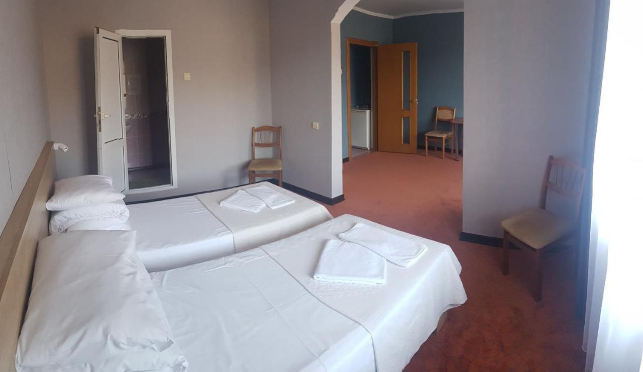 Institutul Muncii Hotel Chisinau Ngoại thất bức ảnh