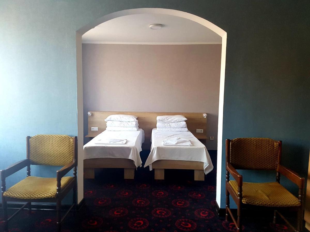 Institutul Muncii Hotel Chisinau Ngoại thất bức ảnh